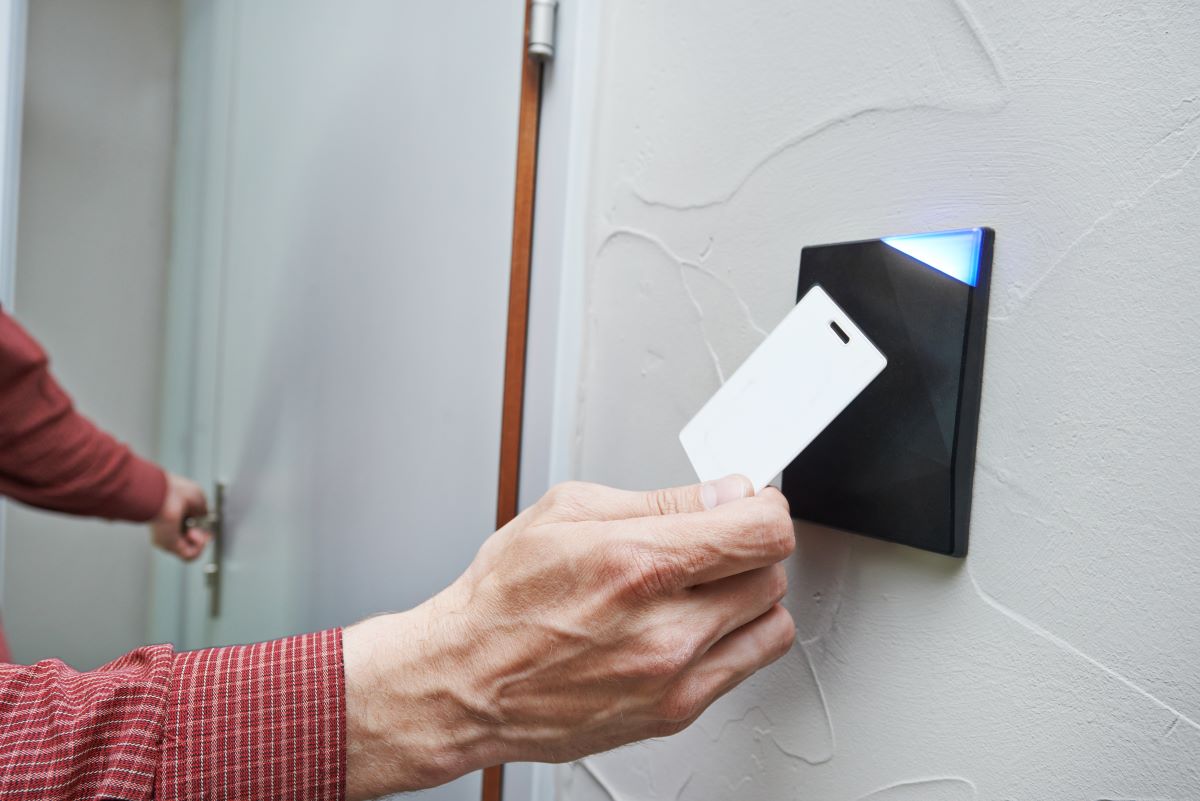 Access_Control_Enhancing_Commercial_Security